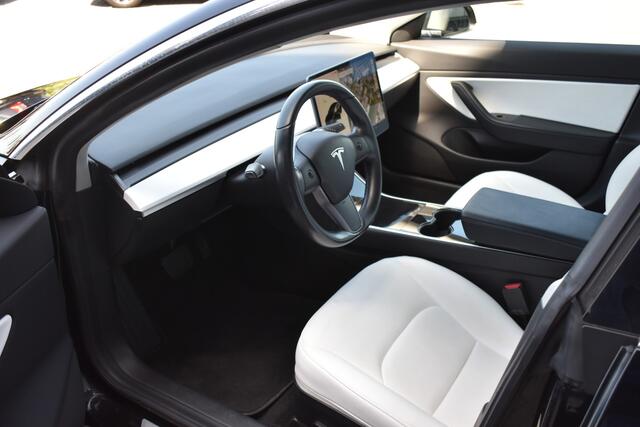 Tesla Model 3 Long Range AWD 75 kWh Wit Interieur