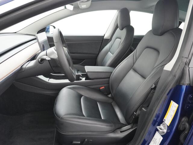 Tesla Model 3 RWD SR+ 60kWh 325PK Trekhaak FSD 3-Computer 18" AutoPilot Leder PanoDak Adaptive-Cruise Lmv Camera's Elektr.-Stuur+Stoelen+Spiegels+Geheugen+Easy-Entry+Verwarmde stoelen Park assistent PDC WIFI Lane-Assist Speed-Assist Navi LED Comfortstoelen ACC DAB Voor