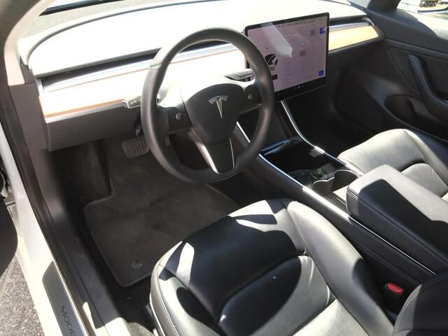 Tesla Model 3 Range Plus | Autopilot | Panorama | Leder | Navi | Camera |