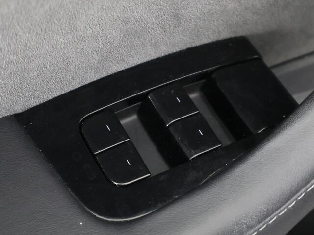 Tesla Model 3 Standard RWD Plus 60 kWh | Navigatie | 1e eigenaar | Panoramadak | Camera | Leder |