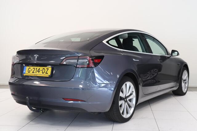 Tesla Model 3 Standard RWD Plus 60 kWh | Camera | Autopilot | Climate Control | Panoramadak | Trekhaak | 19" Lichtmetaal |
