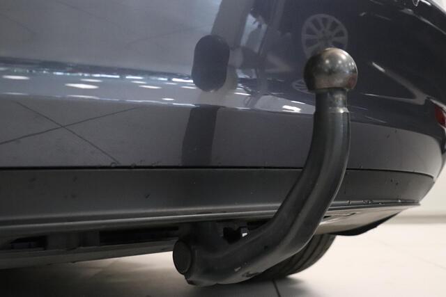 Tesla Model 3 Standard RWD Plus 60 kWh | Camera | Autopilot | Climate Control | Panoramadak | Trekhaak | 19" Lichtmetaal |