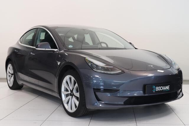 Tesla Model 3 Standard RWD Plus 60 kWh | Camera | Autopilot | Climate Control | Panoramadak | Trekhaak | 19" Lichtmetaal |