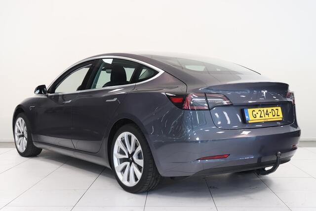 Tesla Model 3 Standard RWD Plus 60 kWh | Camera | Autopilot | Climate Control | Panoramadak | Trekhaak | 19" Lichtmetaal |