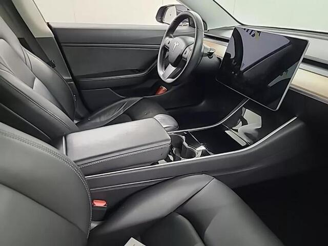 Tesla Model 3 Long Range AWD 75 kWh | Trekhaak | All season | SOH 88% | LM 19 inch |