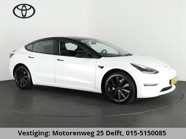 Tesla Model 3 BLACKSTYLE BI-TONE PANODAK STD RANGE RWD 60 kWH LEDER.NAVI.CAMERA.AUTOPILOT, STOELVERWARMING EN NOG VEEL MEER!
