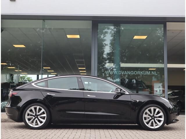 Tesla Model 3 Standard RWD Plus 60 kWh / AutoPilot