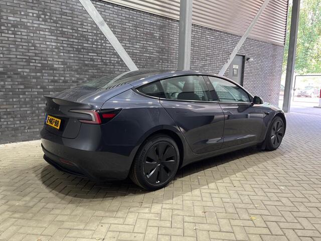 Tesla Model 3 RWD 60 kWh | Panoramadak | Autopilot | Camera | Stoelventilatie + Verwarming | 18 Inch