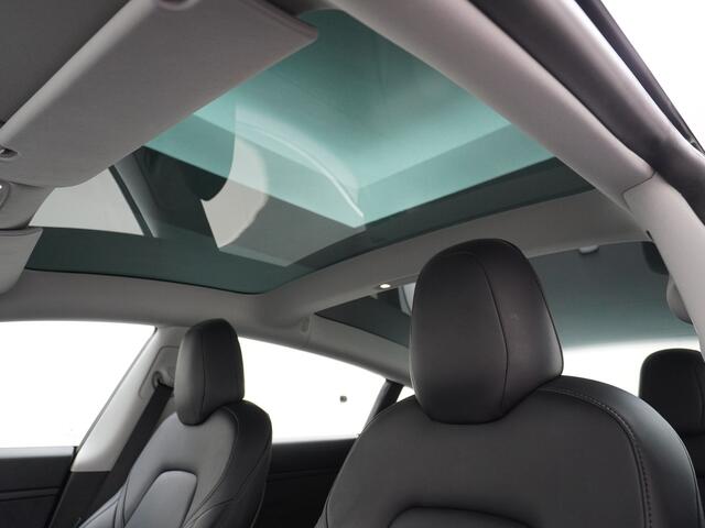 Tesla Model 3 RWD SR+ 60kWh 325PK TREKHAAK FSD 3-Computer 18" AutoPilot Leder PanoDak Adaptive-Cruise Lmv Camera's Elektr.-Stuur+Stoelen+Spiegels+Geheugen+Easy-Entry+Verwarmde stoelen Park assistent PDC WIFI Lane-Assist Speed-Assist Navi LED Comfortstoelen ACC DAB Voor