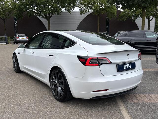 Tesla Model 3 Standard RWD Plus 60 kWh | LFP-accu | Facelift model | Elektrische kofferbak | 19-inch velgen | Panoramadak | Autopilot | Performance spoiler | Rijklaar met 12 maanden BOVAG-garantie