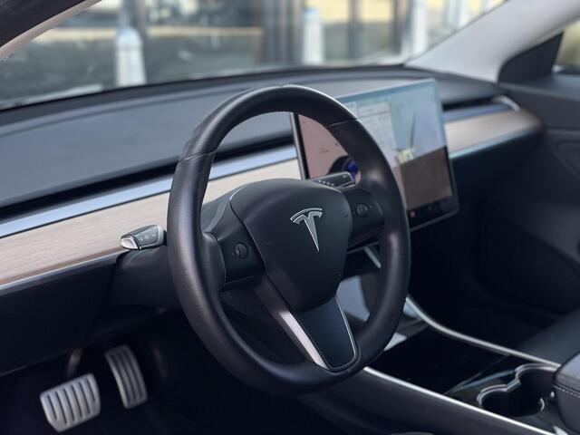 Tesla Model 3 Performance AWD 75 kWh 462PK | BREMBO Performance Remmen | KW Schroefset | Dealer Onderhouden | Zwarte Wrap | Concaver Wielen | Autopilot | Volledig Zwart Premium Leder | Performance Pedalen |
