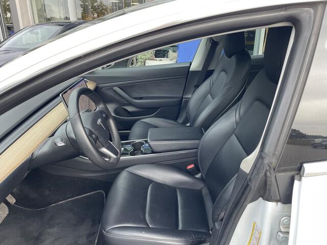 Tesla Model 3 Standard RWD Plus 60 kWh | Keyless entry | Lichtmetalen velgen 18" | Trekhaak |