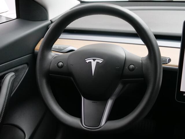 Tesla Model 3 Standard RWD Plus 60 kWh 238 Pk Automaat Camera / Leer / Pano-dak