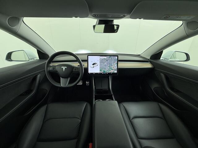 Tesla Model 3 RWD SR+ 325PK Lmv 18" AutoPilot FSD Leder Panoramadak Adaptive-Cruise Camera's Elektr.-Stuur+Stoelen+Spiegels+Geheugen+Easy-Entry+Verwarmde stoelen Park assistent Pdc WIFI Lane-Assist Speed-Assist Navi LED Comfortstoelen ACC DAB Voorverwarmen interieur vi