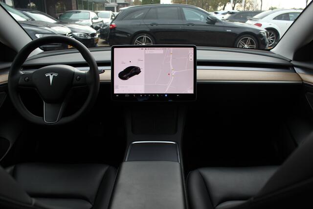Tesla Model 3 Standard RWD Plus 60 kWh / FACELIFT / Autopilot / Panoramadak / Camera / Leder / 19'' / Leder / Premium Audio / Warmtepomp