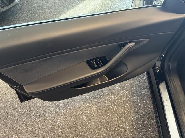 Tesla Model 3 Long Range AWD 75 kWh / 620 km WLTP / Panoramadak / Autopilot / 19 inch / Leer / 351 Pk - Incl BTW -