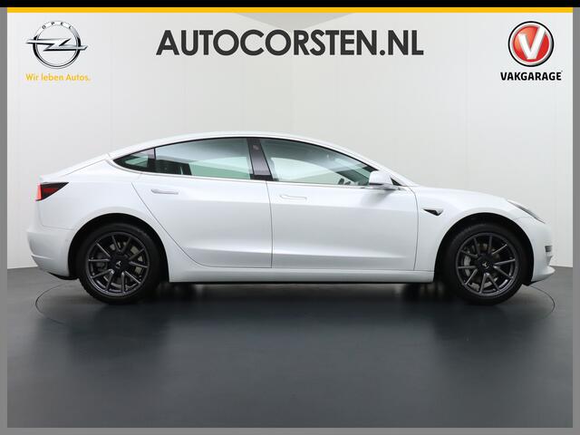 Tesla Model 3 SR+ 60kWh 326PK Trekhaak AutoPilot Premium-Luidsprekers Leer PanoramaDak Adaptive Cruise Lmv 18" Camera's Elektr.-Stuur+Stoelen+Spiegels+Geheugen+Easy-Entry+Verwarmde stoelen Park assistent Pdc WIFI Ecc Lane-Assist Speed-Assist SOH 85% Ecc Navi Led DAB Vo