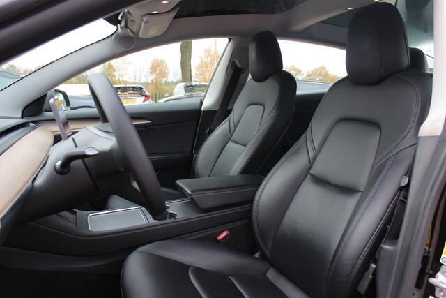 Tesla Model 3 Standard RWD Plus 60 kWh / FACELIFT / Autopilot / Panoramadak / Camera / Premium Audio / 18'' / Leder
