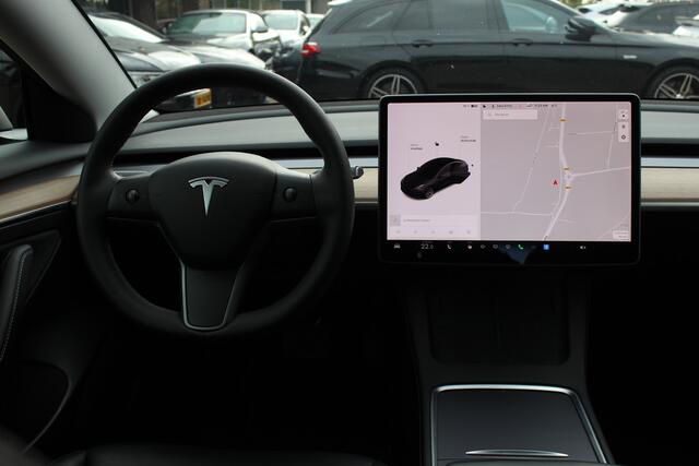 Tesla Model 3 Standard RWD Plus 60 kWh / FACELIFT / Autopilot / Panoramadak / Camera / Premium Audio / 18'' / Leder