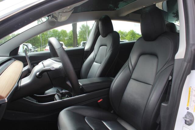 Tesla Model 3 Standard RWD Plus 60 kWh / Autopilot / Panoramadak / Camera / Premium Audio / 18'' / Leder