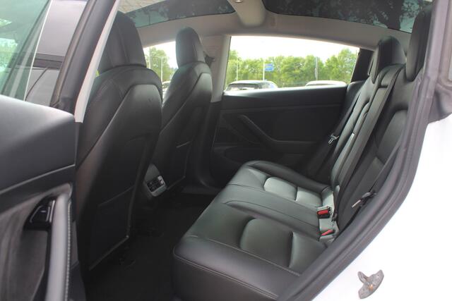 Tesla Model 3 Standard RWD Plus 60 kWh / Autopilot / Panoramadak / Camera / Premium Audio / 18'' / Leder