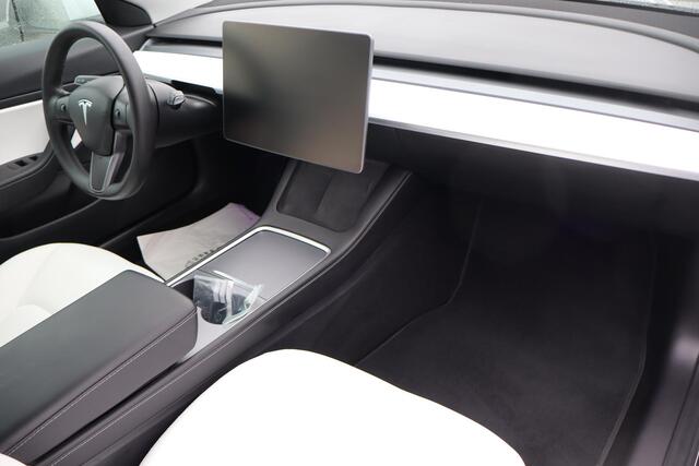 Tesla Model 3 Long Range AWD 75 kWh 92,9% SOH, Warmtepomp, Autopilot computer 3.0, Lichtmetalen wielen, Panoramadak