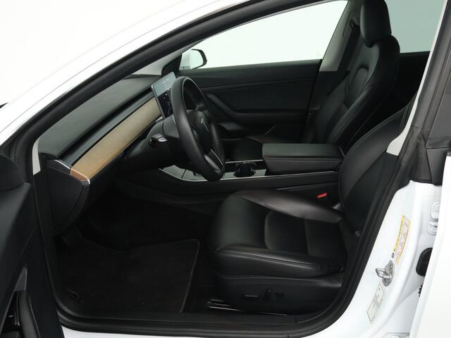 Tesla Model 3 Standard RWD Plus 60 kWh | Leder | Camera | Panoramadak | Nederlandse Auto | NAP |