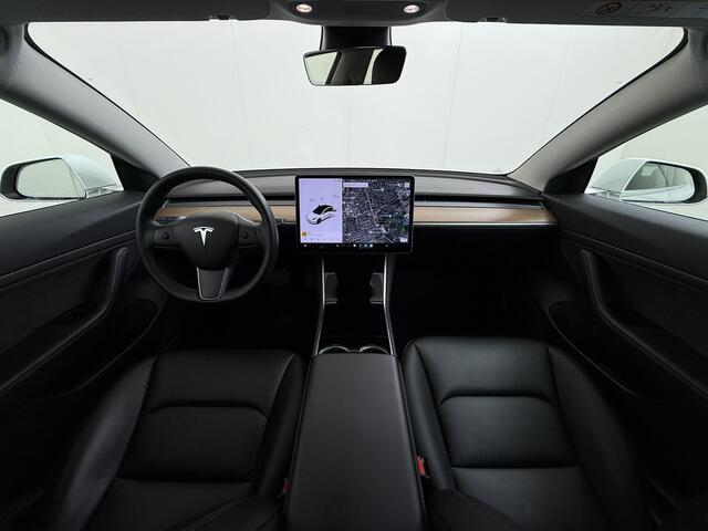 Tesla Model 3 RWD SR plus LFP Accu AutoPilot Leder Panoramadak Adaptive-Cruise Camera's Elektr.-Stuur+Stoelen+Spiegels+Geheugen+Easy-Entry+Verwarmde stoelen Park assistent Pdc WIFI Lane-Assist Speed-Assist Navi LED DAB Voorverwarmen Keyless One-Pedal-Drive Lmv 18" SOH 