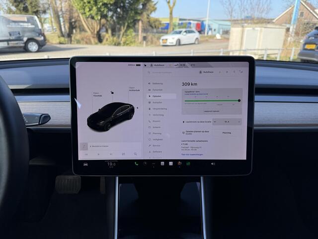 Tesla Model 3 Range Plus | Trekhaak | Autopilot | Panorama | Leder |
