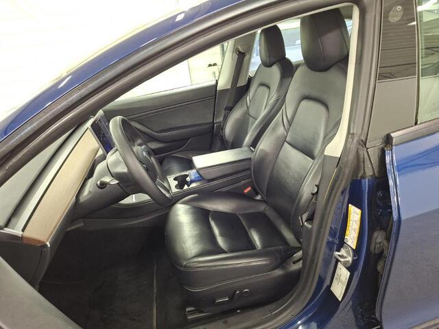 Tesla Model 3 Long Range Dual Motor AWD | Autopilot | Panorama | Leder |