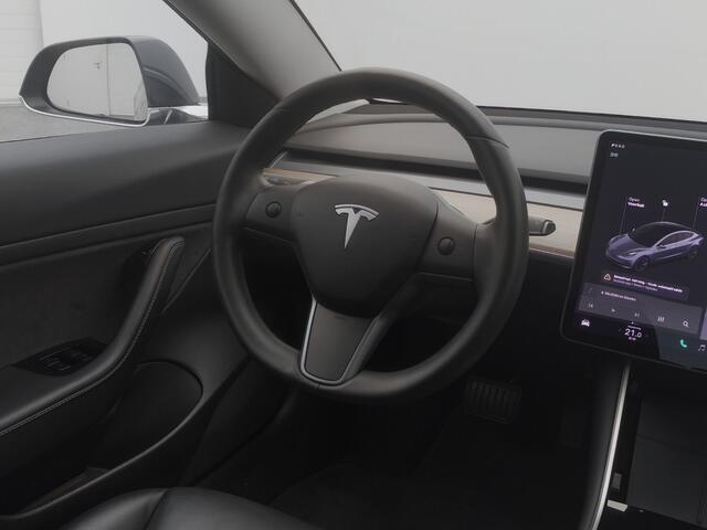 Tesla Model 3 Standard RWD Plus 60 kWh | PANO | KEYLESS | STOELVERWARMING | AUTOPILOT