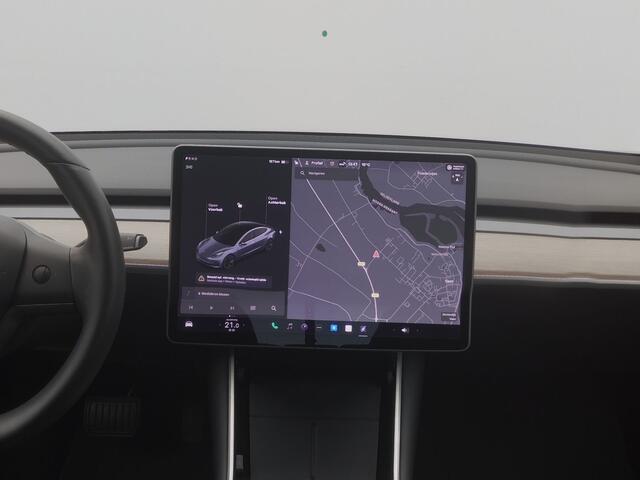 Tesla Model 3 Standard RWD Plus 60 kWh | PANO | KEYLESS | STOELVERWARMING | AUTOPILOT