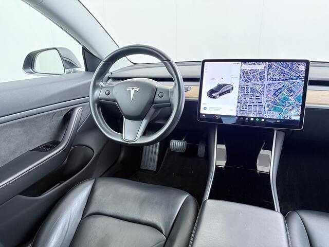 Tesla Model 3 SR+ 60kWh 325PK AutoPilot Leer PanoramaDak Adaptive Cruise Lmv 18" Camera's Elektr.-Stuur+Stoelen+Spiegels+Geheugen+Easy-Entry+Verwarmde stoelen Park assistent Pdc WIFI Ecc Lane-Assist Speed-Assist Soh 81% Ecc Navi Led DAB Voorverwarmen interieur via App 