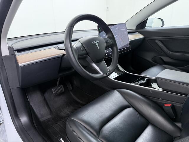 Tesla Model 3 Long Range AWD 75kWh Facelift Warmtepomp Lmv 19" AutoPilot Leder Panoramadak Adaptive-Cruise Camera's Elektr.-Stuur+Stoelen+Spiegels+Geheugen+Easy-Entry+Verwarmde stoelen Park assistent Pdc WIFI Lane-Assist Navi LED DAB Voorverwarmen interieur Keyless One