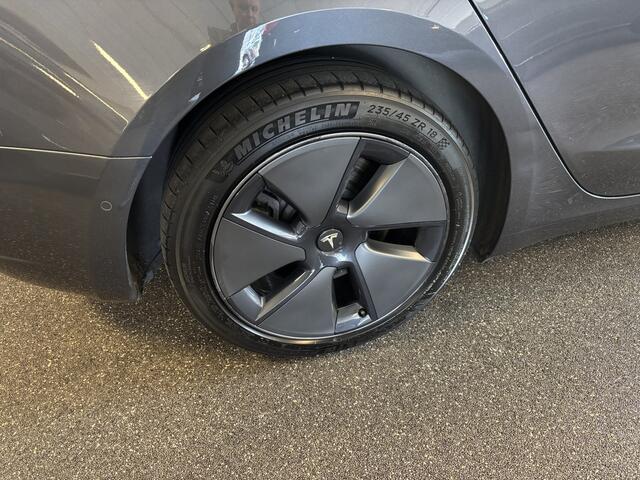 Tesla Model 3 Long Range AWD 75 kWh trekhaak, stuur en stoel verwarming, leder, navigatie, facelift, Autopilot,FSD computer3, premium sound, warmtepomp, stuur en stoel verwarming, SOH 93% Autopilot,