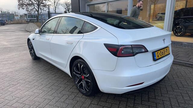 Tesla Model 3 Standard RWD Plus 60 kWh .