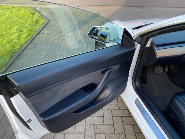 Tesla Model 3 STND.RWD PLUS 60 KWH