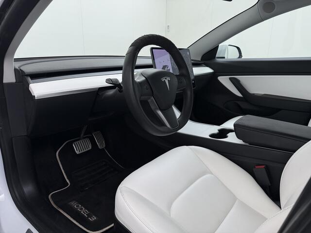 Tesla Model 3 SR+ 325PK AutoPilot Ivory-Leder Pano-Dak Adaptive Cruise Lmv 18" Camera's Elektr.-Stuur+Stoelen+Spiegels+Geheugen+Easy-Entry+Verwarmde stoelen Park assistent Pdc WIFI Ecc Lane-Assist Speed-Assist Ecc Navi Led DAB Voorverwarmen interieur via App Keyless On
