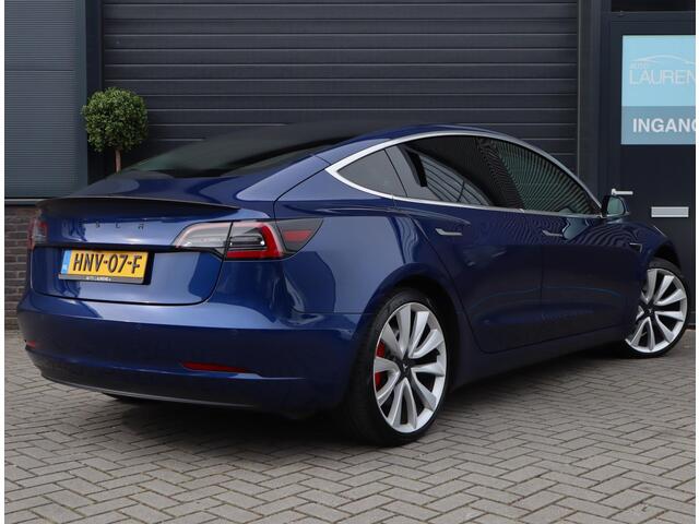 Tesla Model 3 Performance AWD 75 kWh 84% SOH | 20'' inch | Autopilot | Stoel en Achterbank verwarmd
