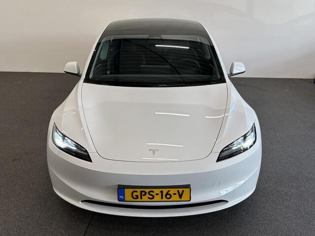 Tesla Model 3 RWD 60 kWh Panoramadak Navigatie Camera Parkeersensoren Cruise Control Stoelverwarming Dodehoek detectie Full LED Leder Climate Control Elektrische Stoelen