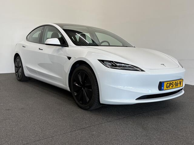 Tesla Model 3 RWD 60 kWh Panoramadak Navigatie Camera Parkeersensoren Cruise Control Stoelverwarming Dodehoek detectie Full LED Leder Climate Control Elektrische Stoelen