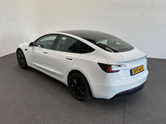 Tesla Model 3 RWD 60 kWh Panoramadak Navigatie Camera Parkeersensoren Cruise Control Stoelverwarming Dodehoek detectie Full LED Leder Climate Control Elektrische Stoelen