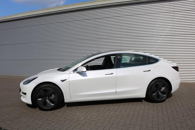 Tesla Model 3 Standard RWD Plus 60 kWh (149.569Km NAP Pano Navi Sportleder Autopilot Camera 18InchLMV)