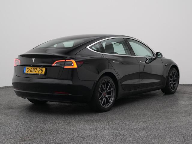 Tesla Model 3 Standard RWD Plus 60 kWh | PANO | AUTOPILOT | STOELVERWARMING