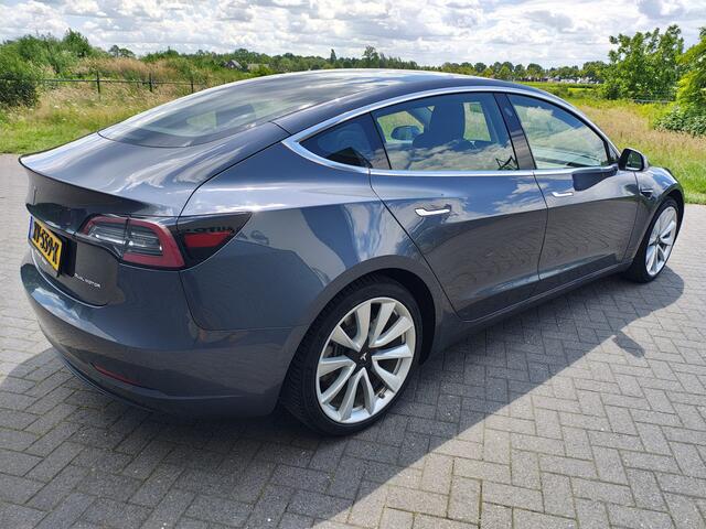 Tesla Model 3 Long Range AWD 75kWh 19"Lmv Autopilot Panoramadak Navi Ecc Camera's Adap.Cruise Leder Keyless Elek.Stoelen+Memory+Verwarmd Audiosysteem premium 4WD Spraakbediening Origineel Nederlandse Auto