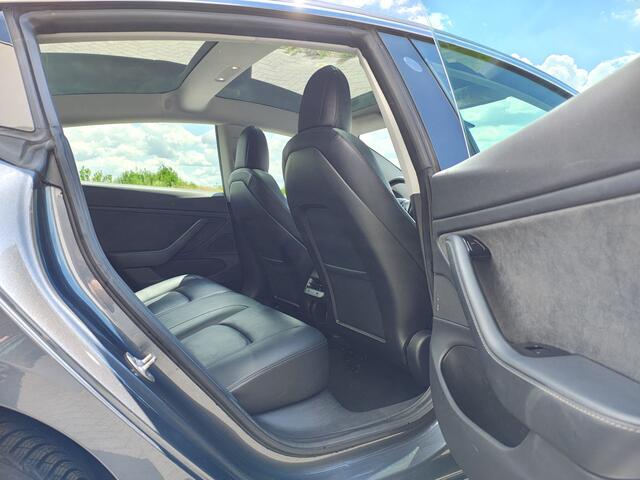 Tesla Model 3 Long Range AWD 75kWh 19"Lmv Autopilot Panoramadak Navi Ecc Camera's Adap.Cruise Leder Keyless Elek.Stoelen+Memory+Verwarmd Audiosysteem premium 4WD Spraakbediening Origineel Nederlandse Auto