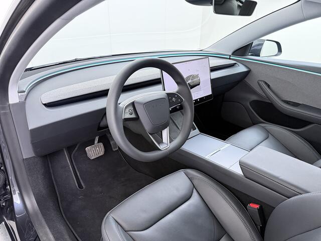 Tesla Model 3 RWD Highland NIEUW MODEL LFP SOH 94% Warmtepomp Entertainment Display Achter FSD 4 Computer AMD Ryzen(TM) Stoel+Achterbank+Stuurverwarming Panoramadak Leder Navi Ecc Camera's Lmv Led Elek.Achterklep Draadloos Laden Wifi Dodehoek detector Keyless Fabrieksg