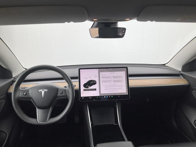 Tesla Model 3 RWD Plus 60 kWh LFP Leer Pano
