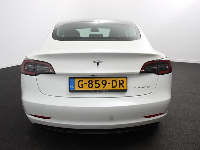 Tesla Model 3 Long Range AWD 75 kWh Navigatie Panorama dak 360 camera Parkeersensoren Stoelverwarming 19" lichtmetalen velgen Ledverlichting Leder Climate Control