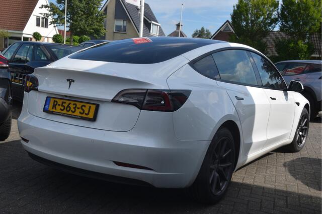 Tesla Model 3 Standard RWD Plus 60 kWh Leer | Autopilot | Camera | Trekhaak | Pano | 18 inch | Keyless
